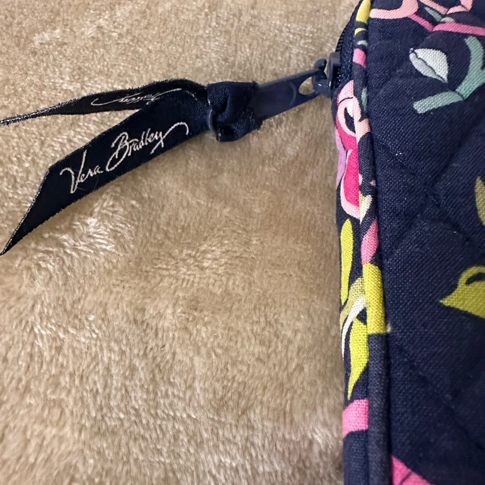 Vera Bradley Quilted Tablet Zippered Case Navy Floral W/Card Slot EUC